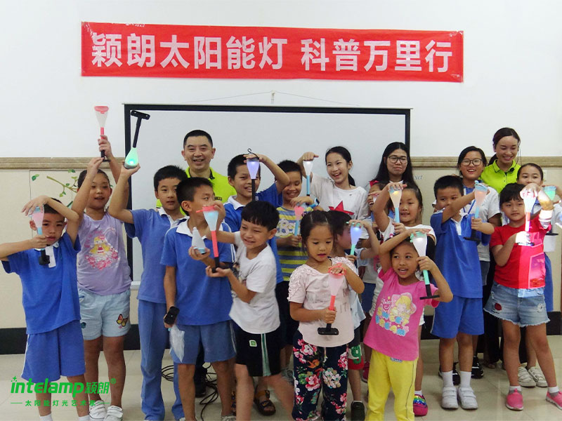 2017年9月22日，穎朗太陽(yáng)能萬里行課堂去到深圳市松崗沙浦圍社區(qū)
