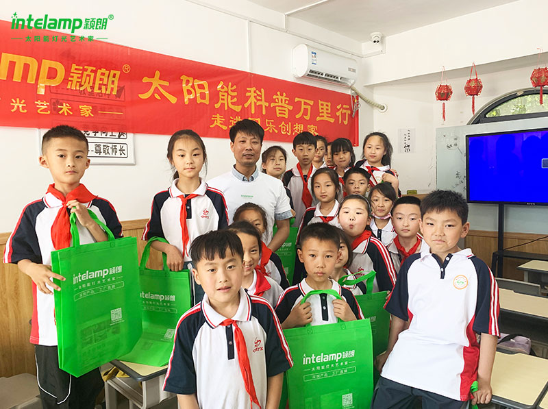 2022年5月24日，當穎朗之光照亮河南貝樂創(chuàng)想家唐河分校的同時，本校老師還自發(fā)